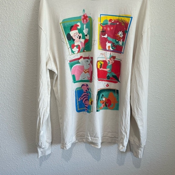 Disney Women's Medium Christmas 2023 Mickey & Characters Walt Disney World Shirt - Picture 5 of 11